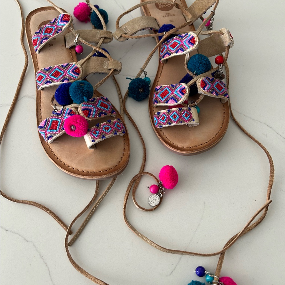 Gioseppo Pom Pom sandals